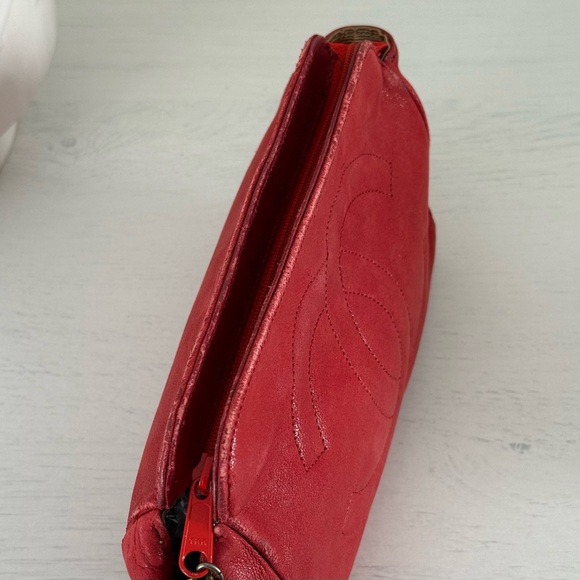 Chanel Vintage Red Lambskin CC Pouch - Picture 7 of 16